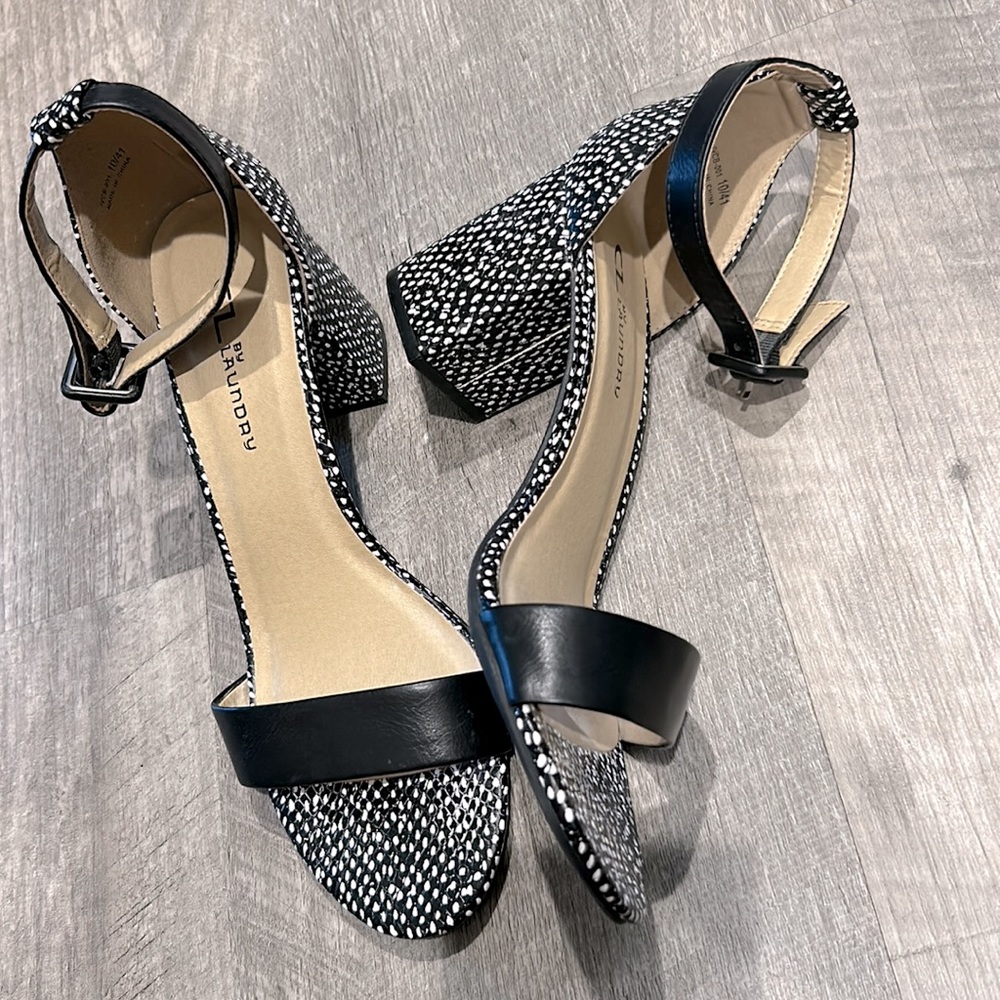 New CL by Laundry Blocked Heel Ankle Strap Sandal Heels - Picture 8 of 9